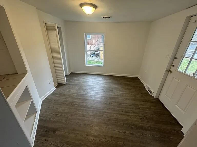 323 Craig AVE - Photo 8