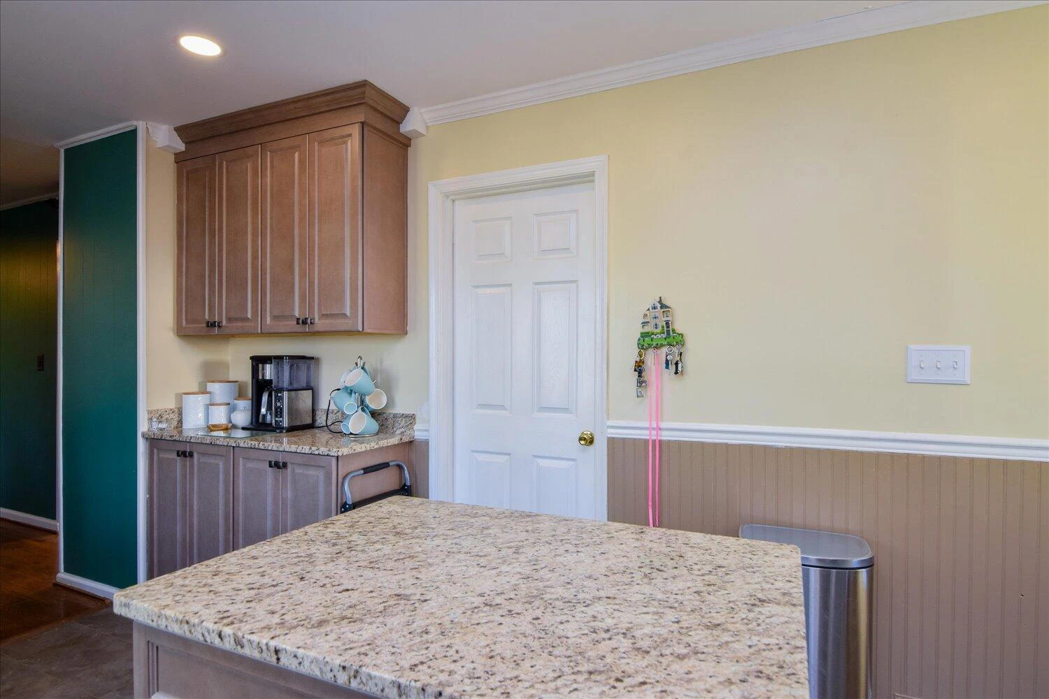 5811 Penguin DR - Photo 13
