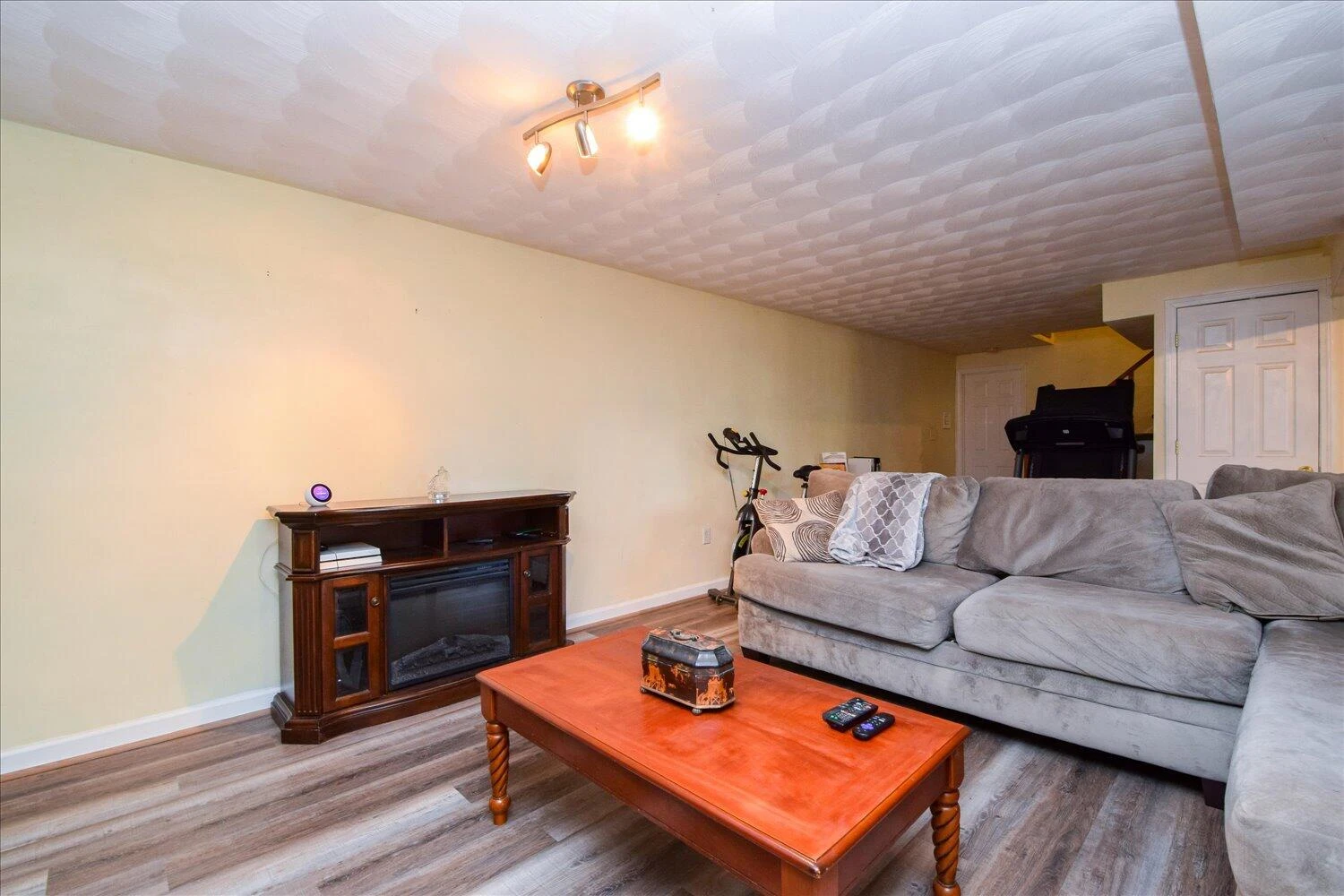 5811 Penguin DR - Photo 23