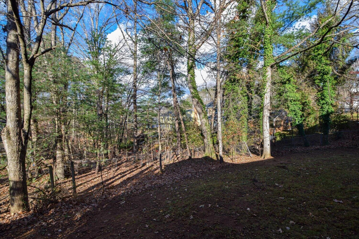 5811 Penguin DR - Photo 33