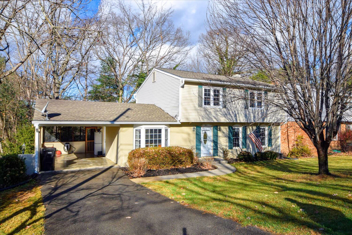 5811 Penguin DR - Photo 36