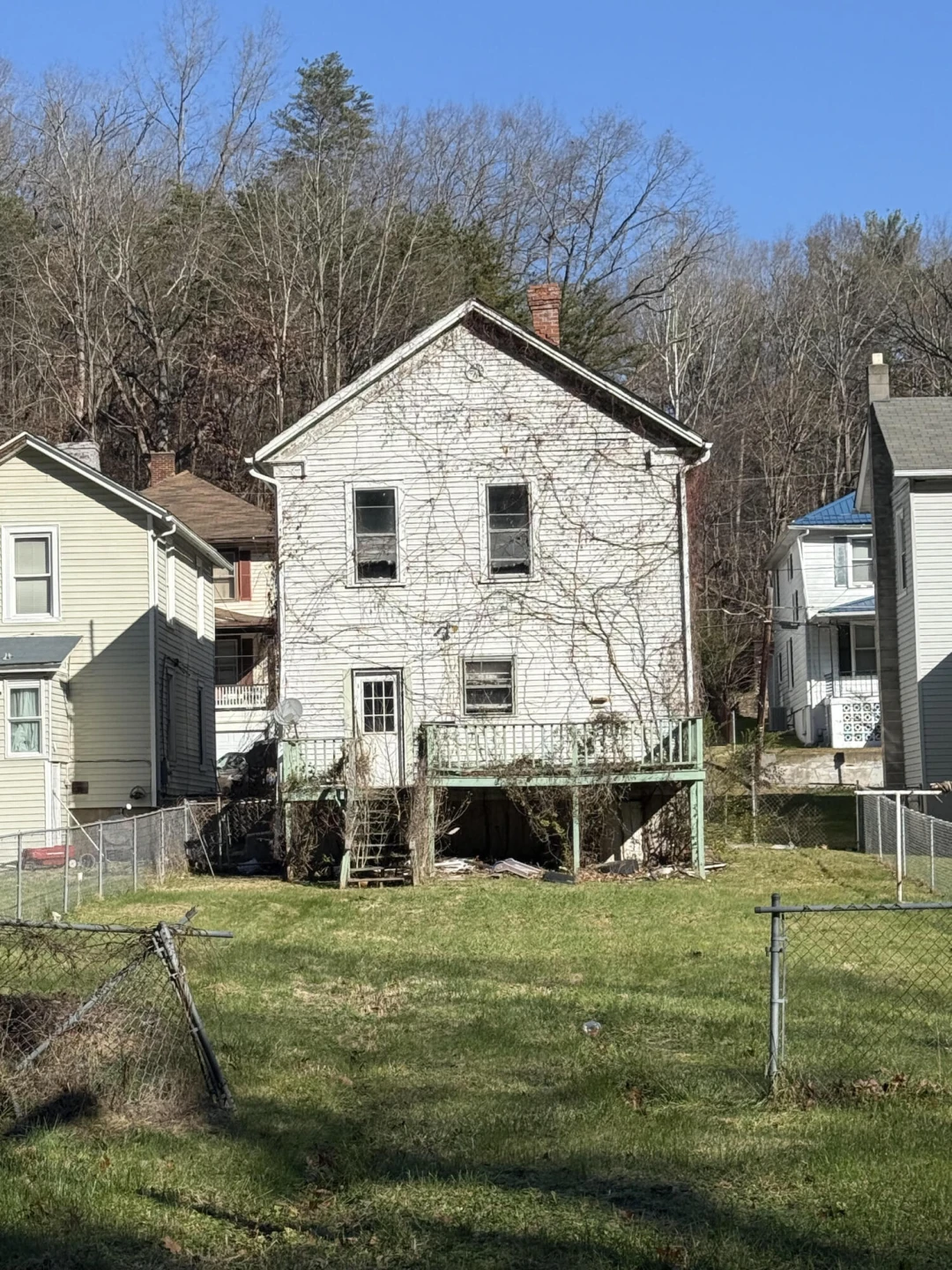 605 Roxbury ST - Photo 2