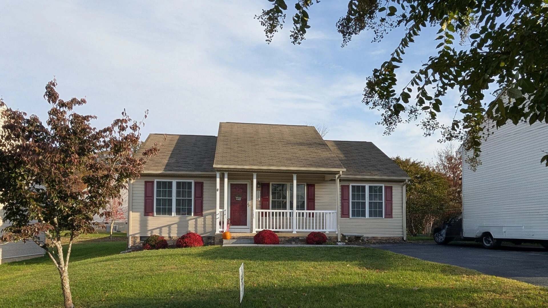 1126 Gearhart RD SE