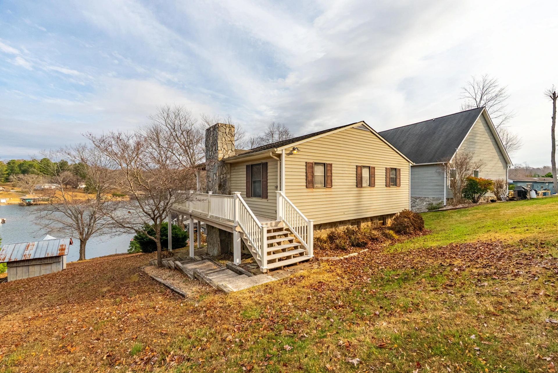 1392 Hermitage CIR