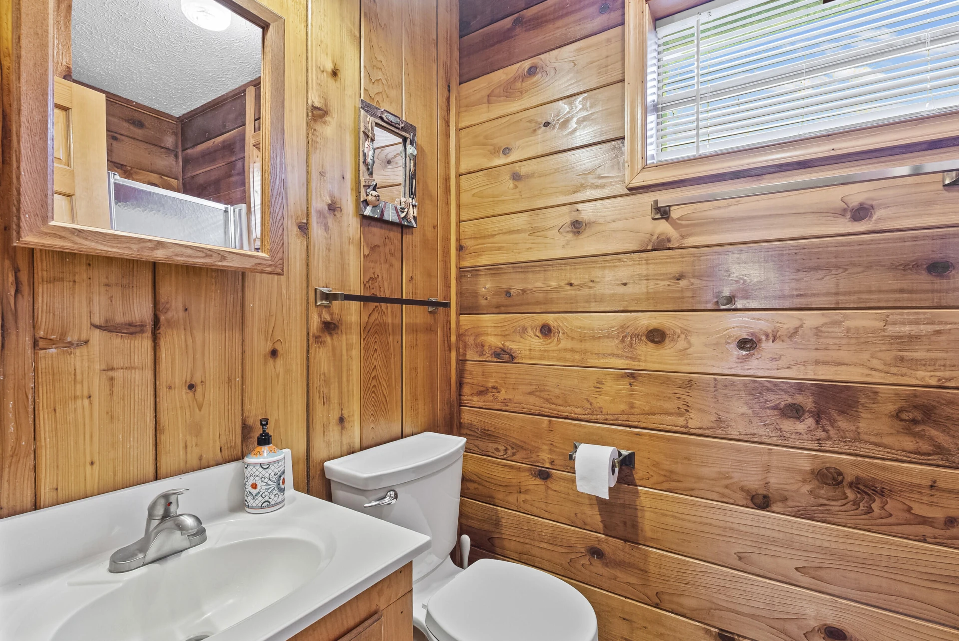 1392 Hermitage CIR - Photo 16
