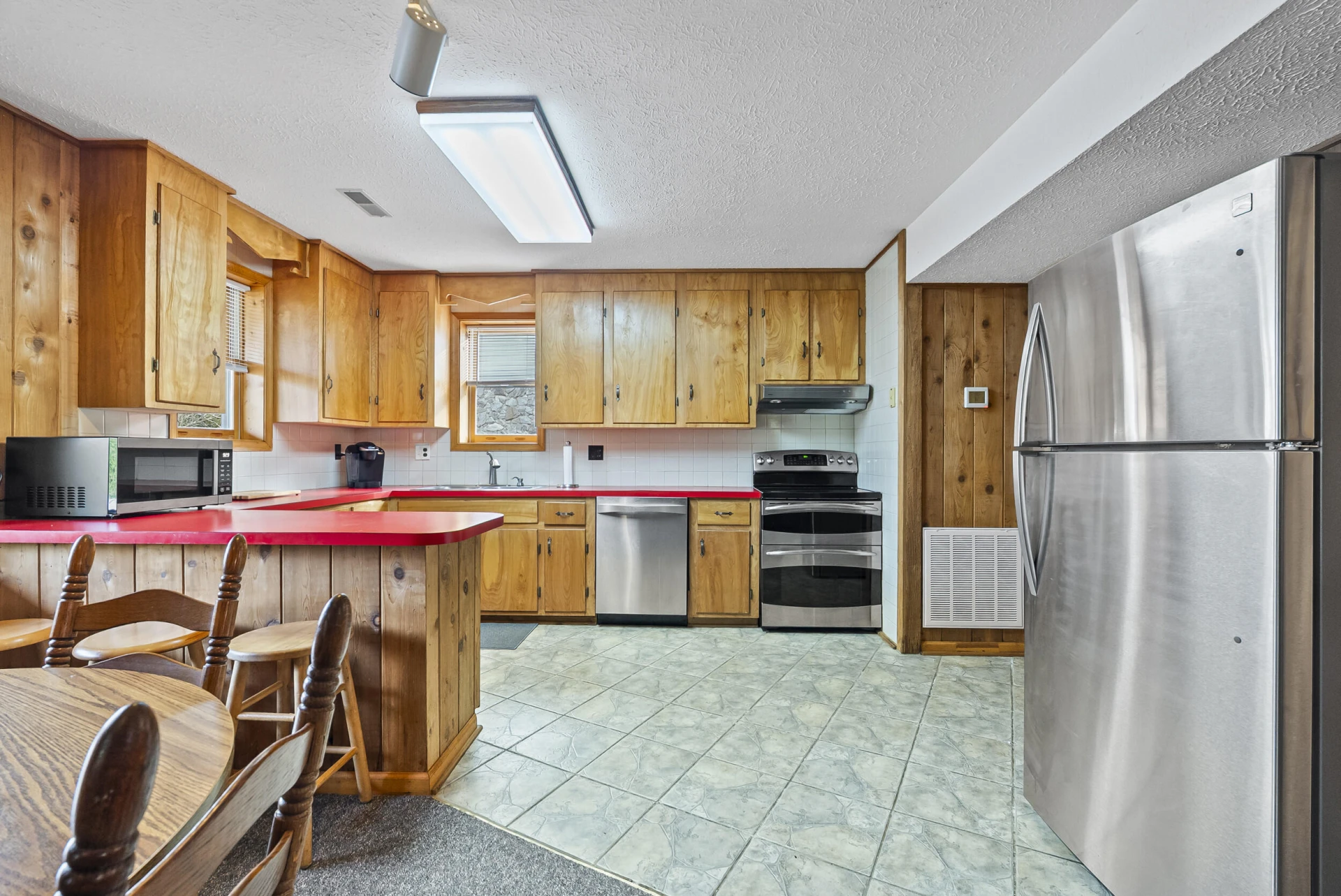1392 Hermitage CIR - Photo 5