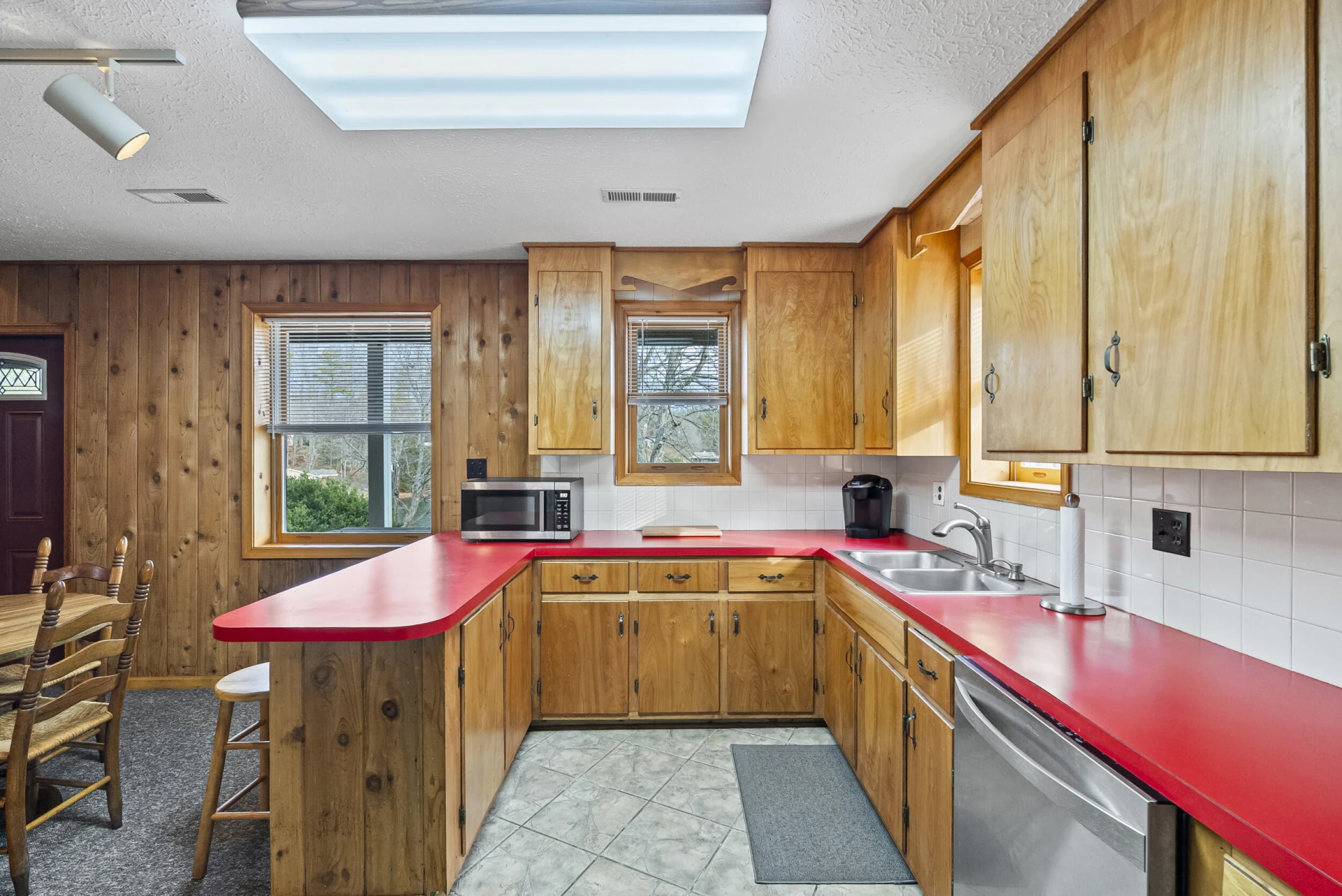 1392 Hermitage CIR - Photo 6
