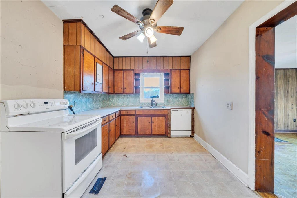 2744 Pecks RD - Photo 18