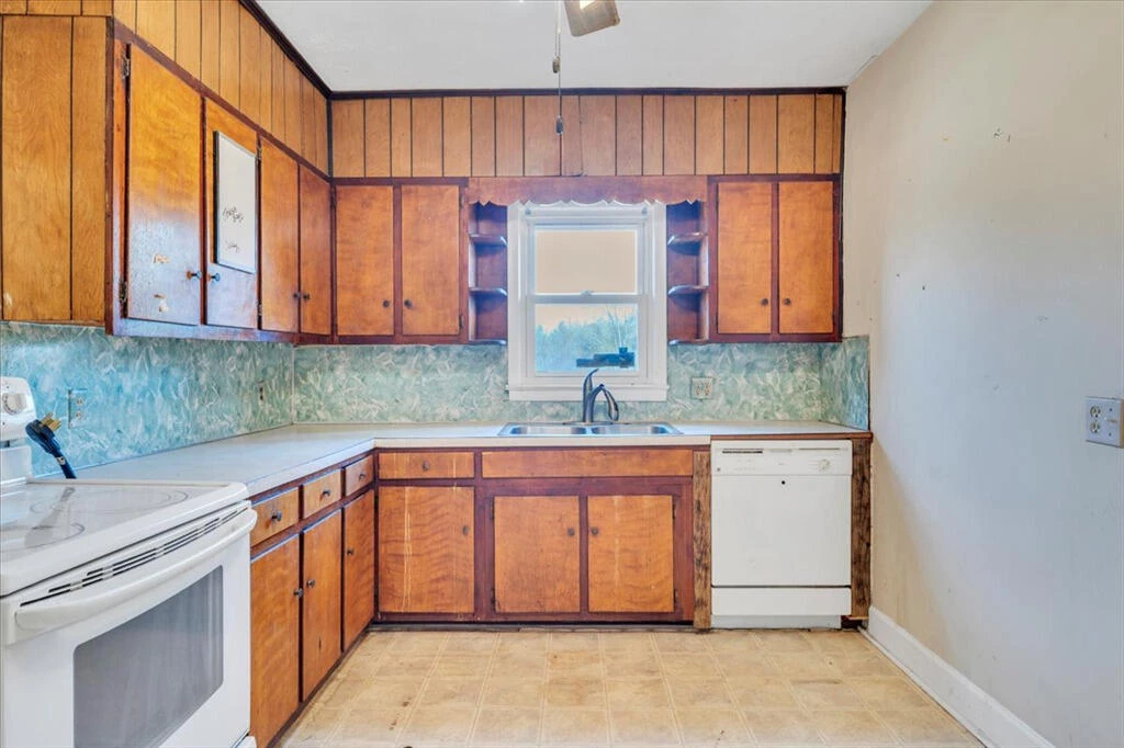 2744 Pecks RD - Photo 19