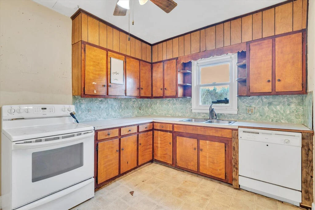 2744 Pecks RD - Photo 20
