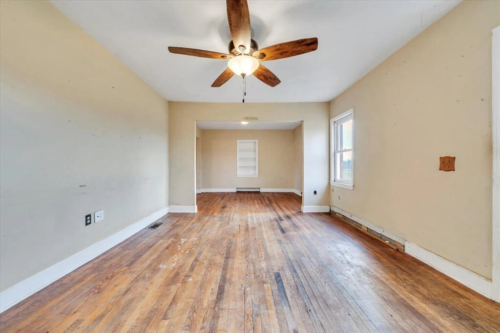 2744 Pecks RD - Photo 3