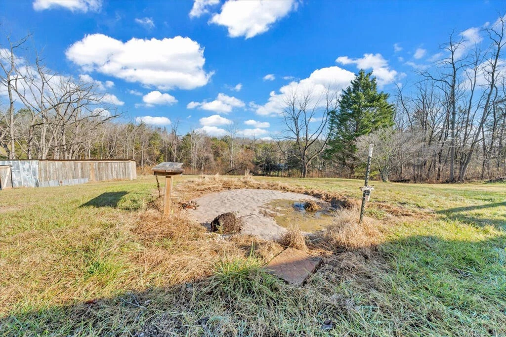 2744 Pecks RD - Photo 33