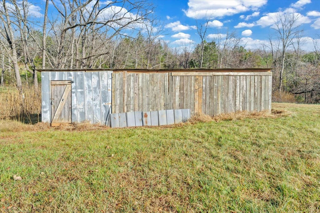 2744 Pecks RD - Photo 34