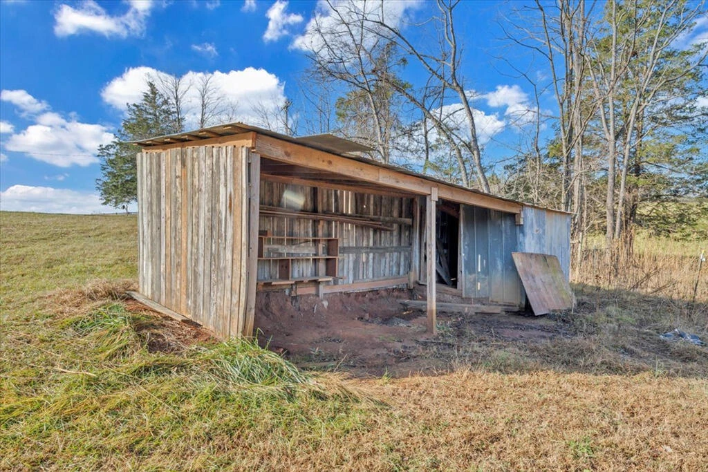2744 Pecks RD - Photo 35