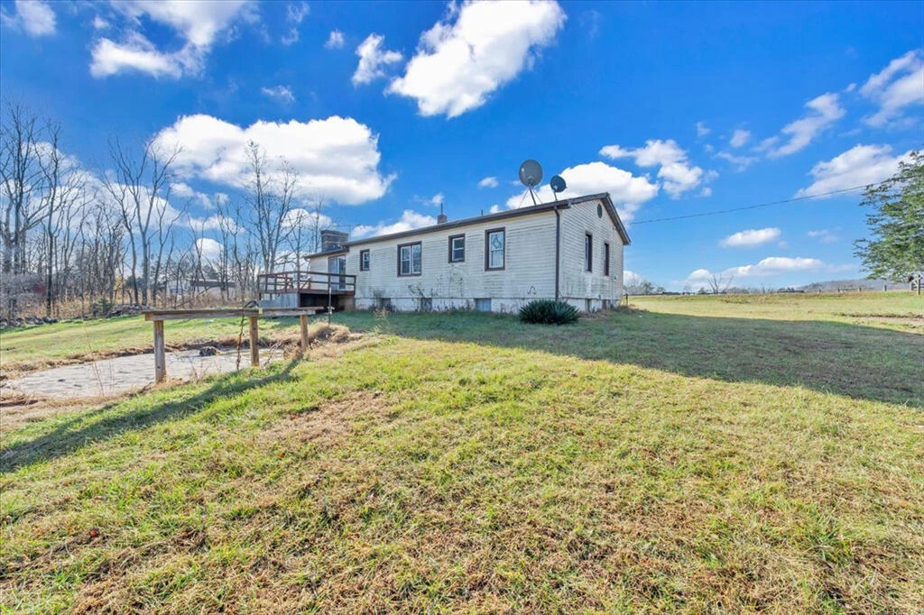 2744 Pecks RD - Photo 43