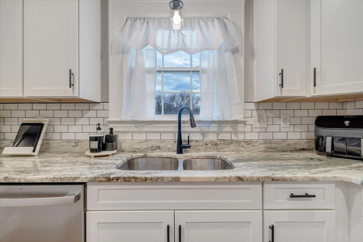 264 Bonavista RD - Photo 12