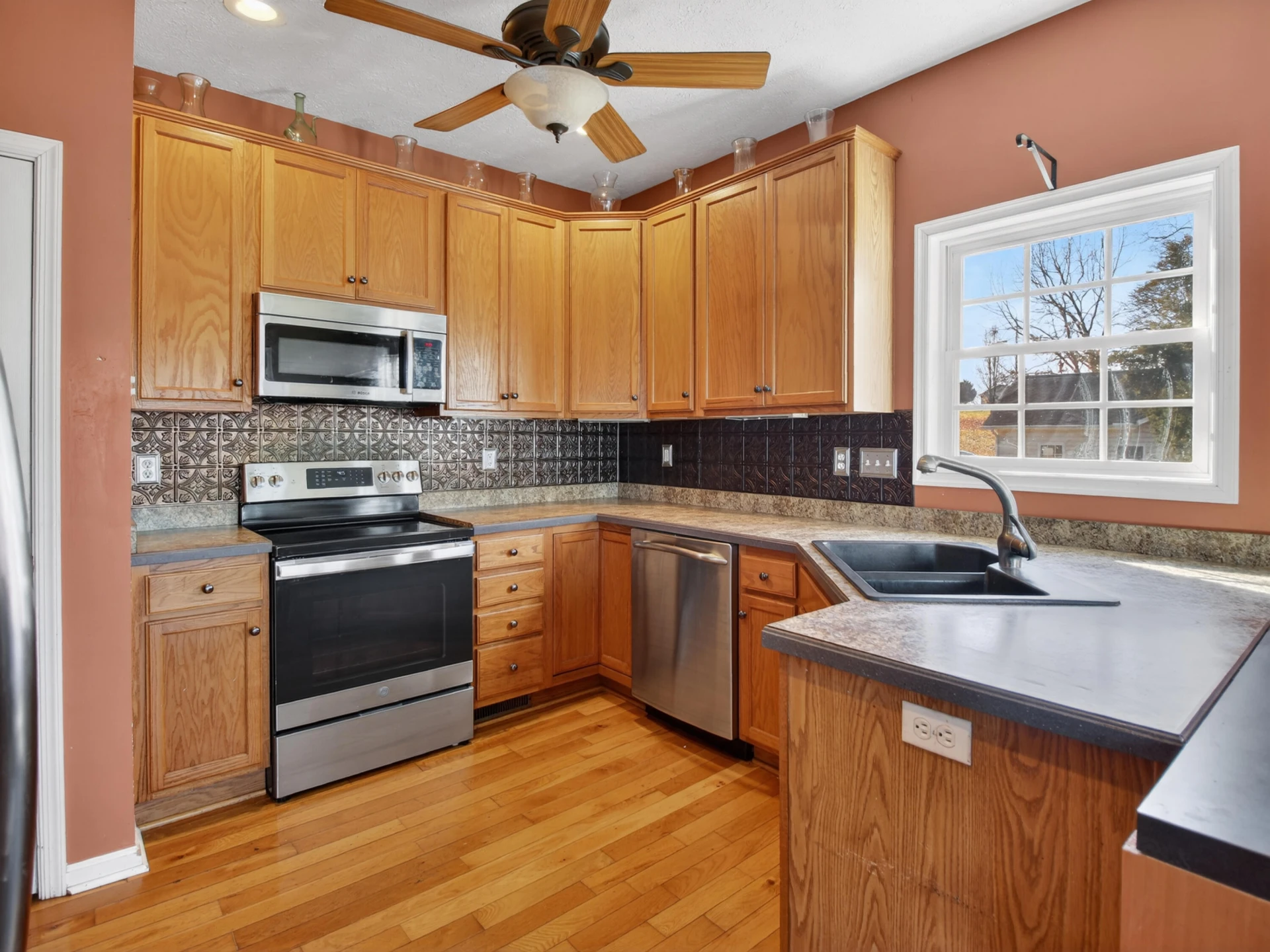 1715 Morewood RD - Photo 8