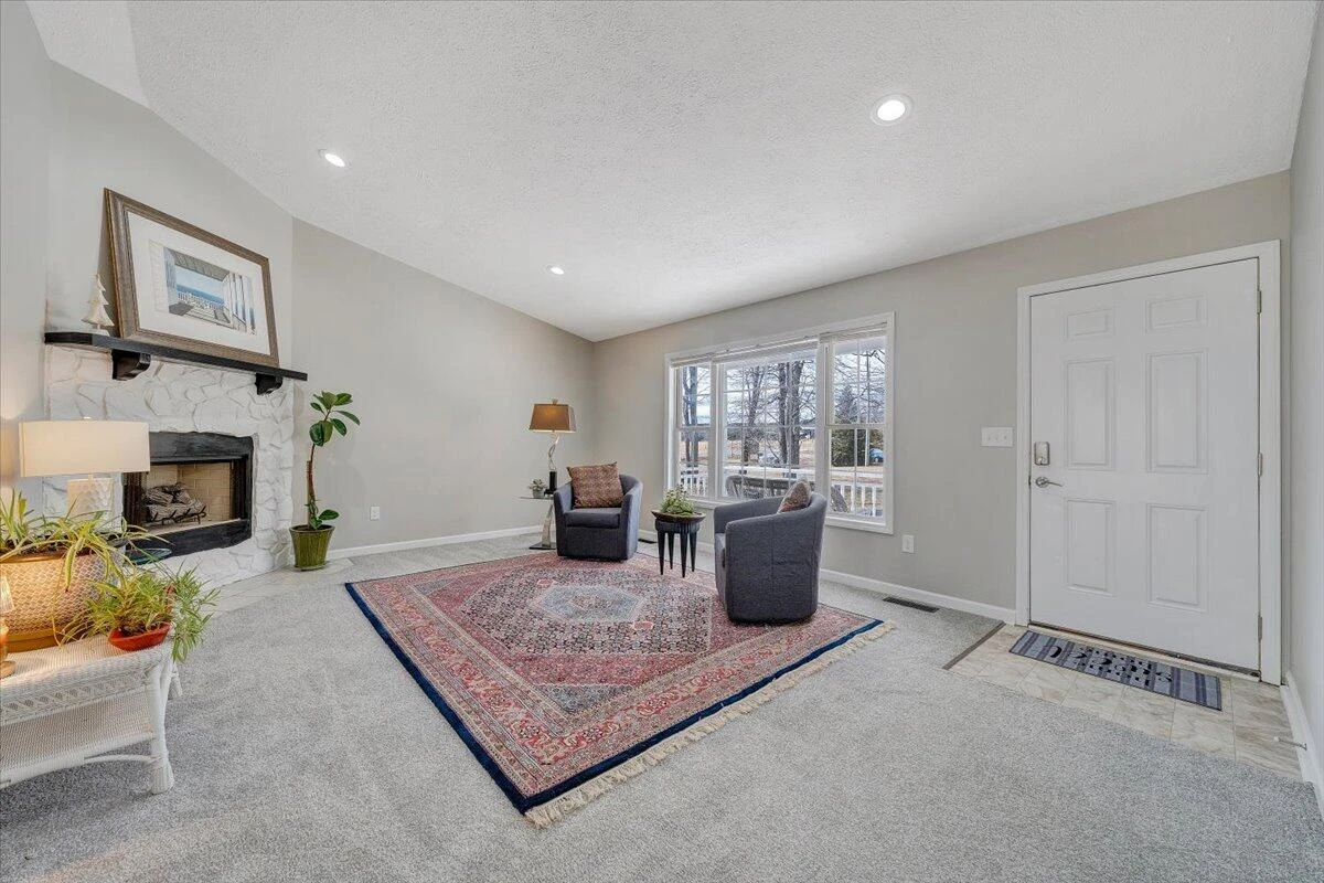 44 Strawberry Banks DR - Photo 10