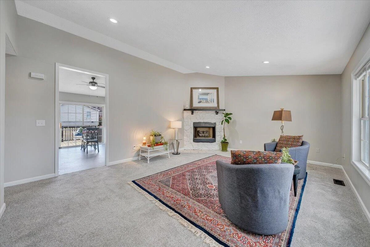 44 Strawberry Banks DR - Photo 12