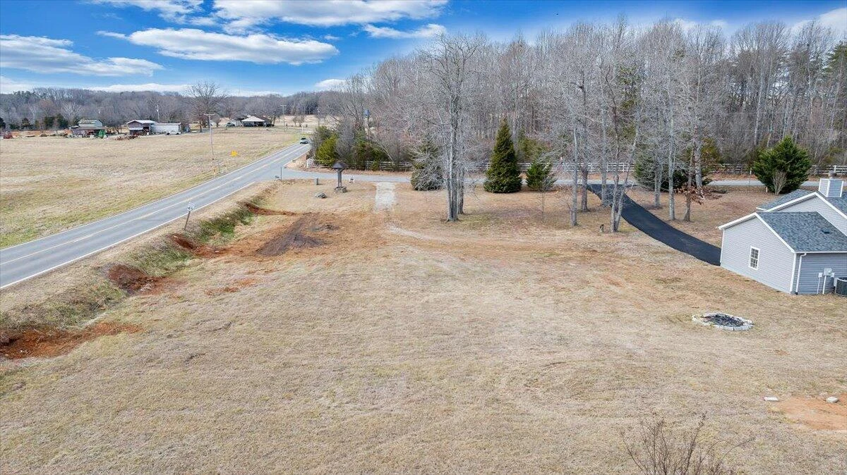 44 Strawberry Banks DR - Photo 2