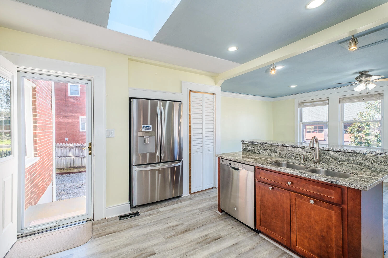 244 Huntington BLVD NE - Photo 22