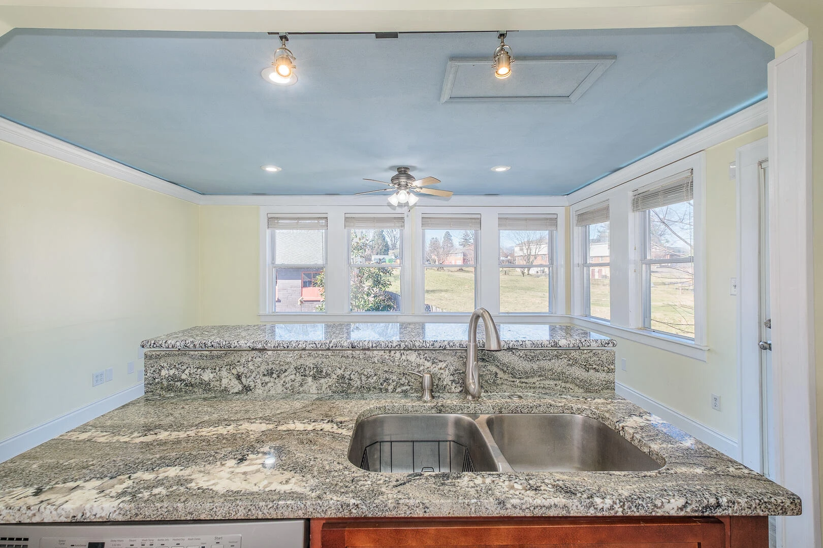 244 Huntington BLVD NE - Photo 25
