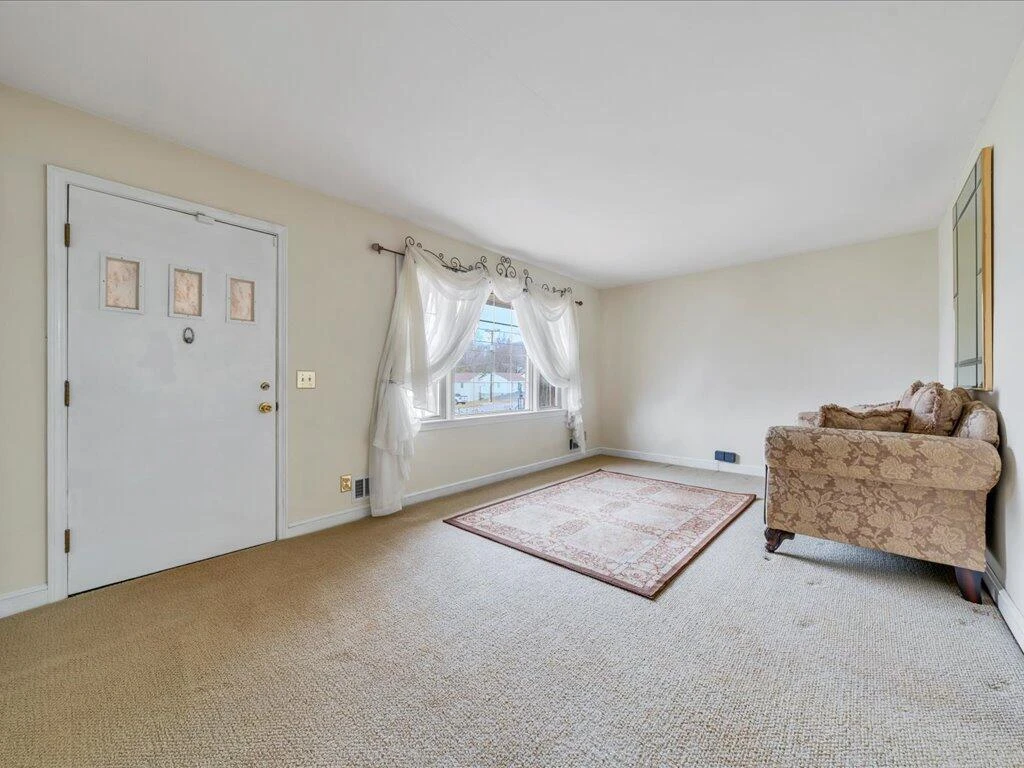 5067 Kings Mountain RD - Photo 4