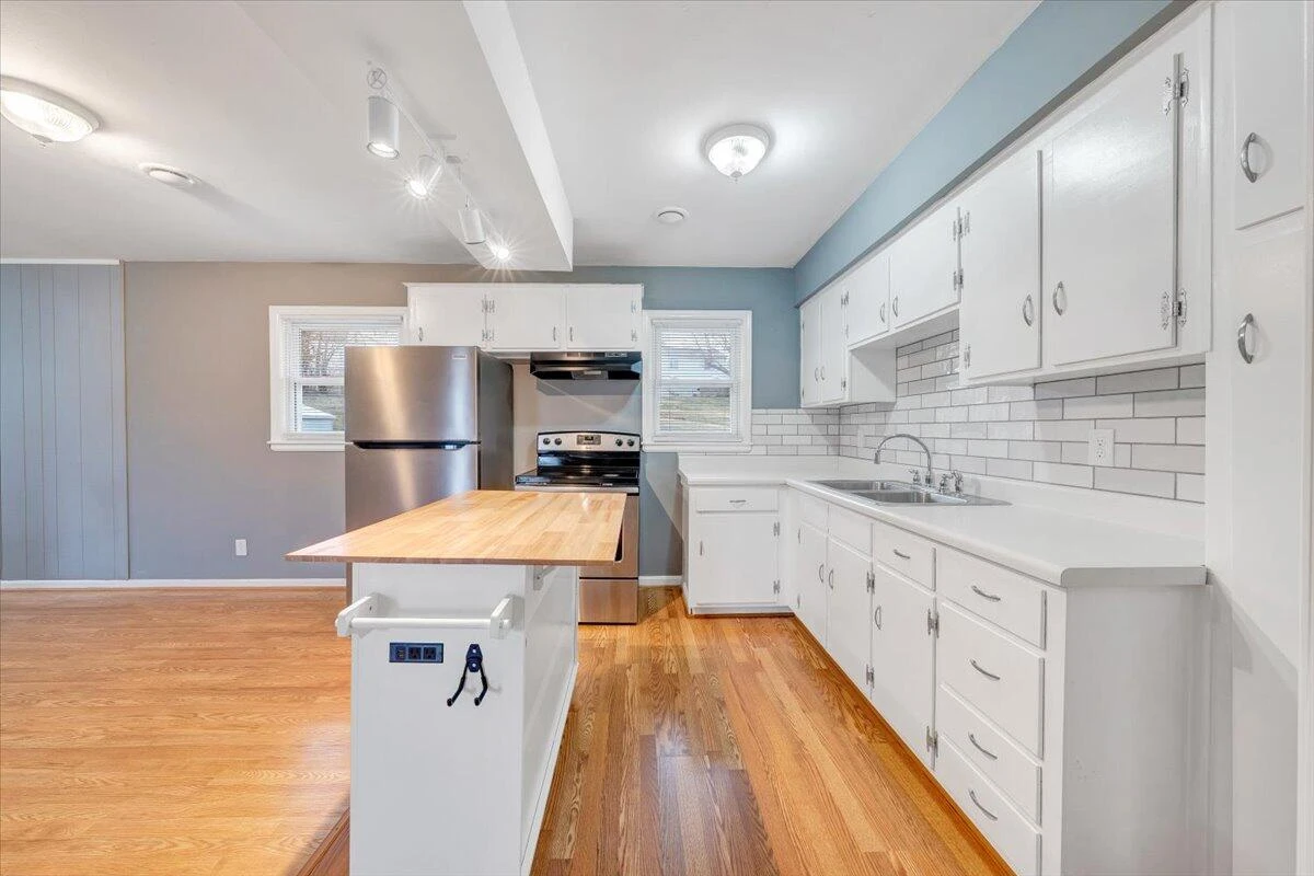 163 Tampa DR - Photo 12