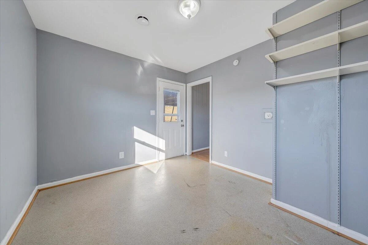 163 Tampa DR - Photo 17