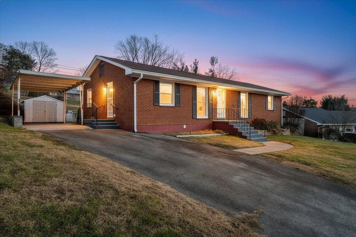 163 Tampa DR - Photo 2