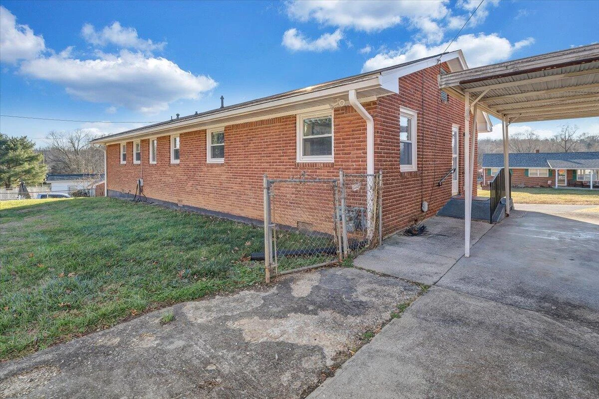 163 Tampa DR - Photo 33