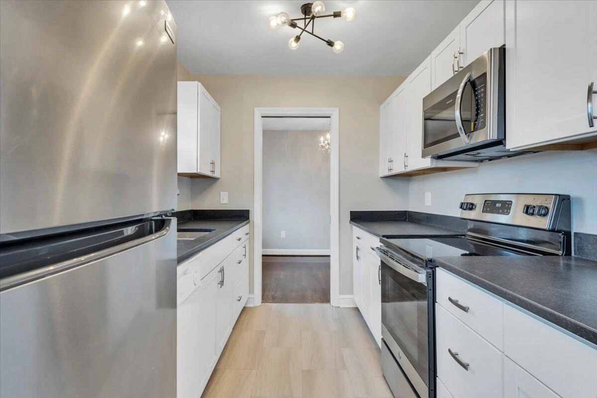 3406 Poplar DR - Photo 18