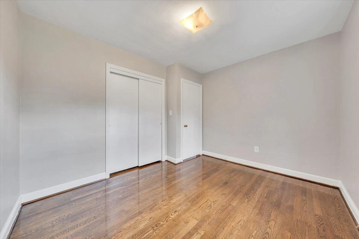 3406 Poplar DR - Photo 27