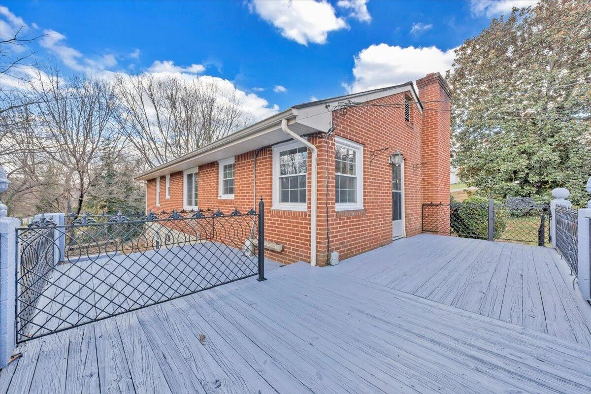 3406 Poplar DR - Photo 39