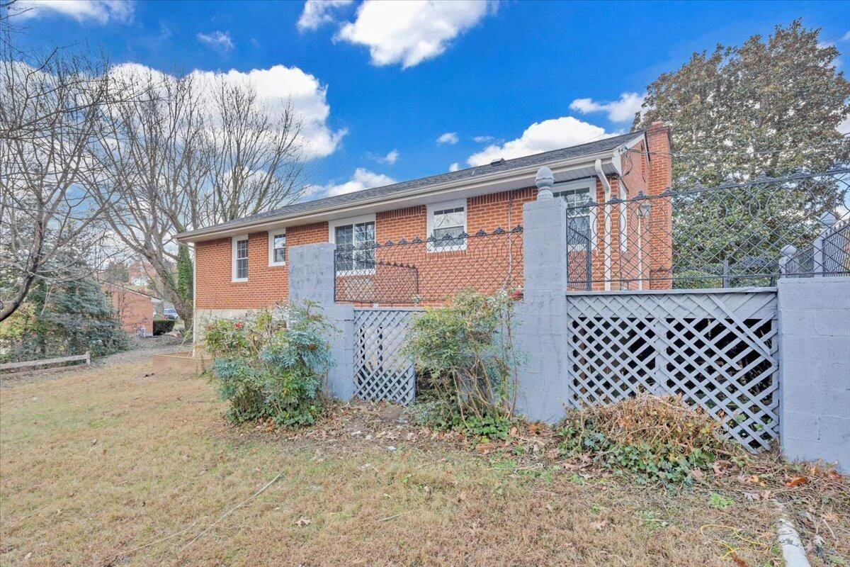 3406 Poplar DR - Photo 41