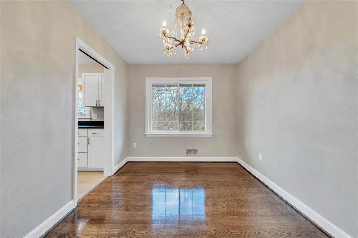 3406 Poplar DR - Photo 10