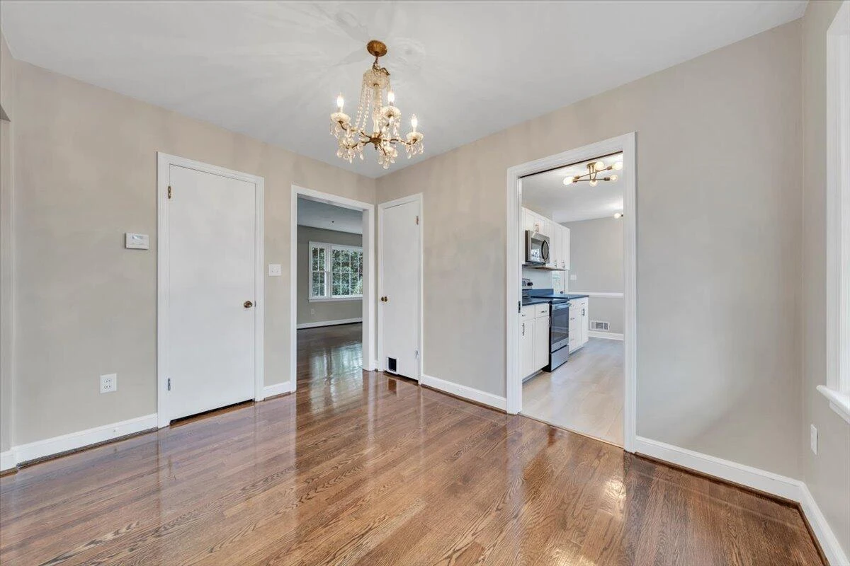 3406 Poplar DR - Photo 12