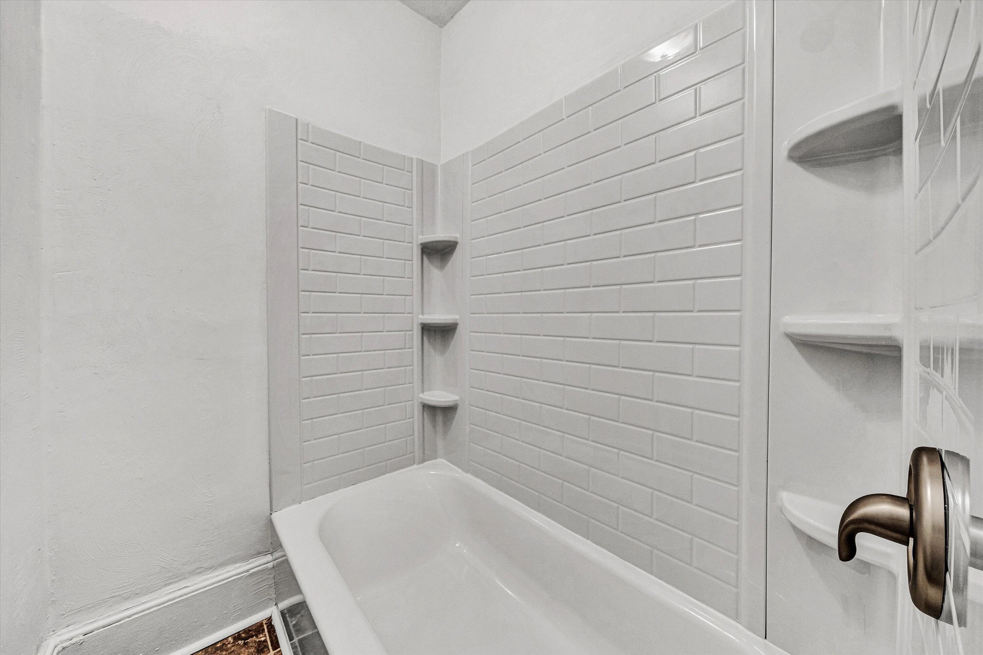 832 Mississippi AVE NE - Photo 11