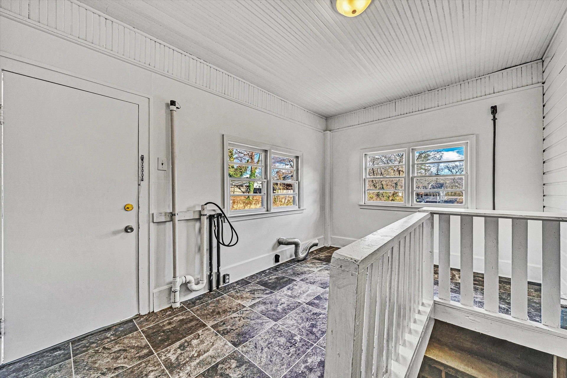 832 Mississippi AVE NE - Photo 15