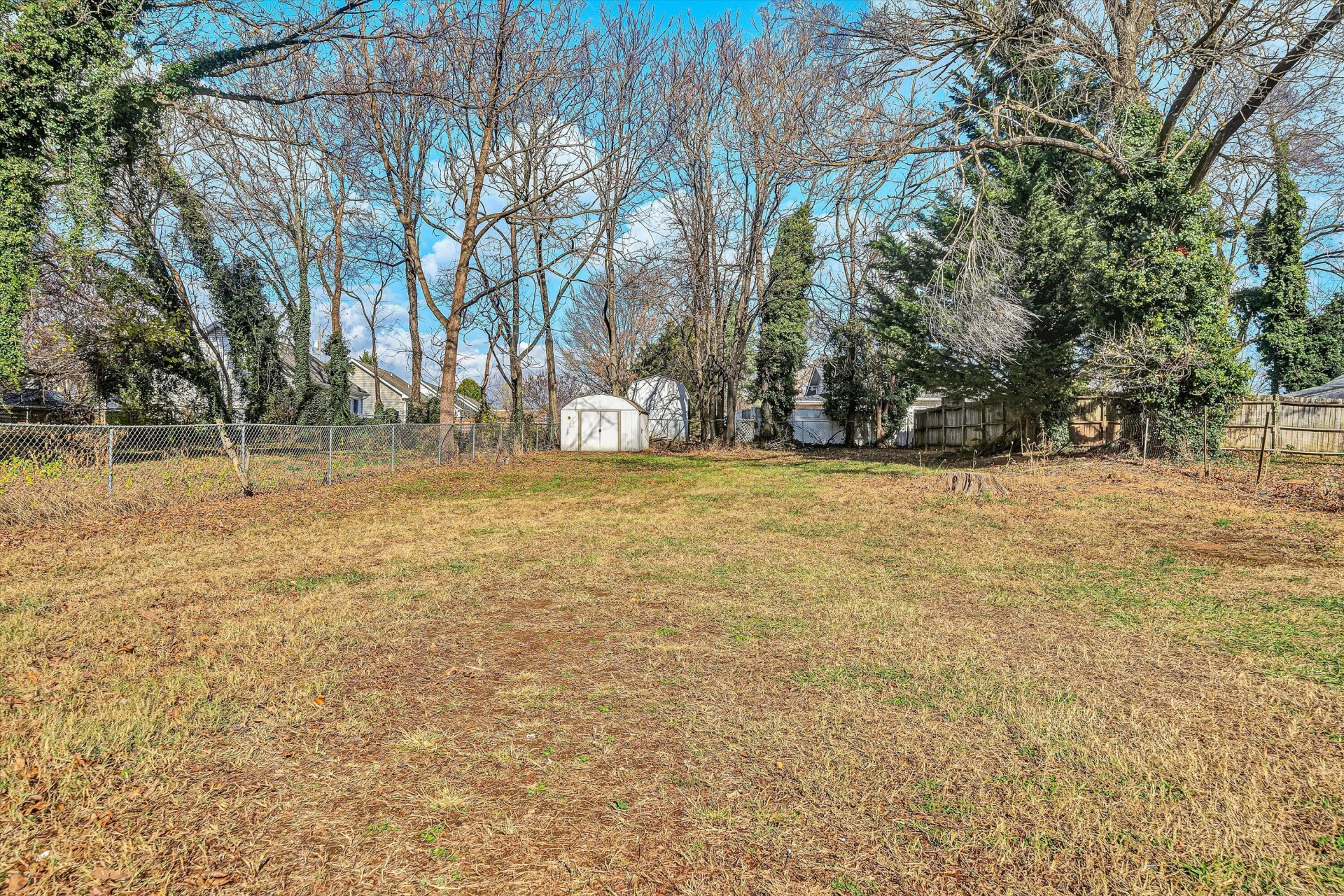 832 Mississippi AVE NE - Photo 18