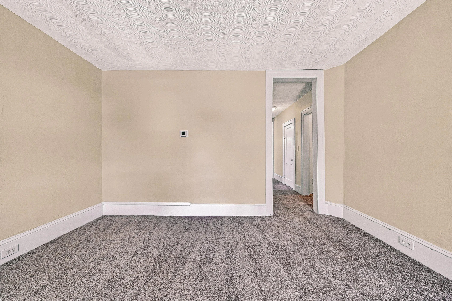 832 Mississippi AVE NE - Photo 6