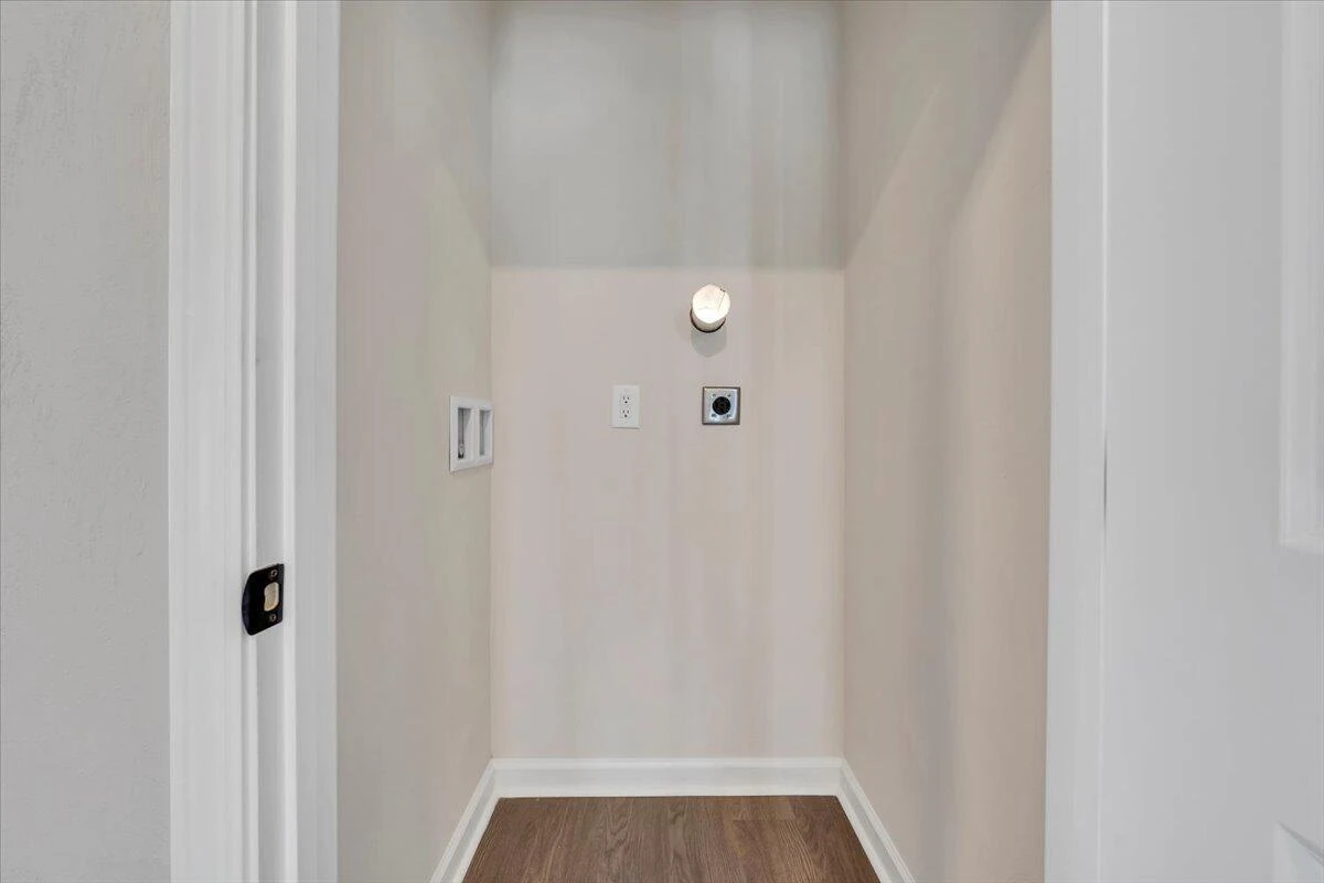 1225 15th ST SE - Photo 10