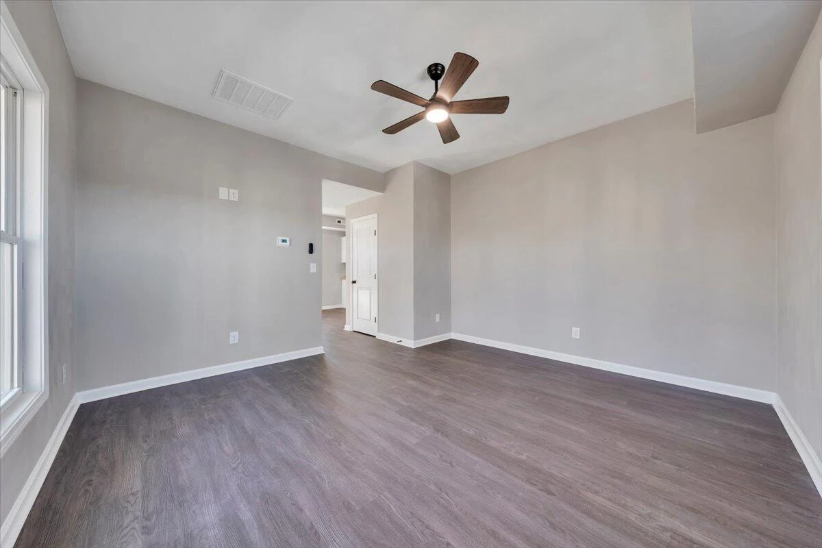 1225 15th ST SE - Photo 12