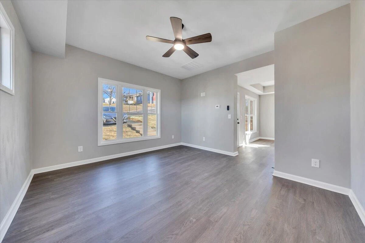 1225 15th ST SE - Photo 13