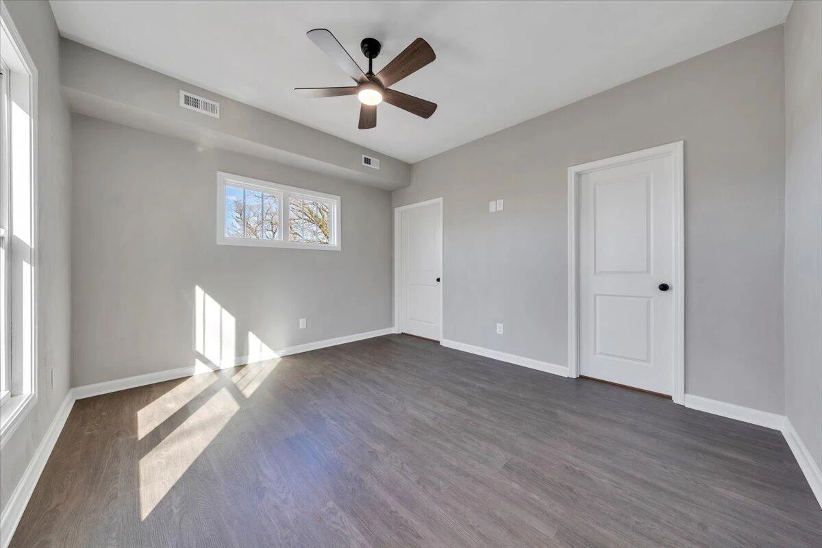 1225 15th ST SE - Photo 16