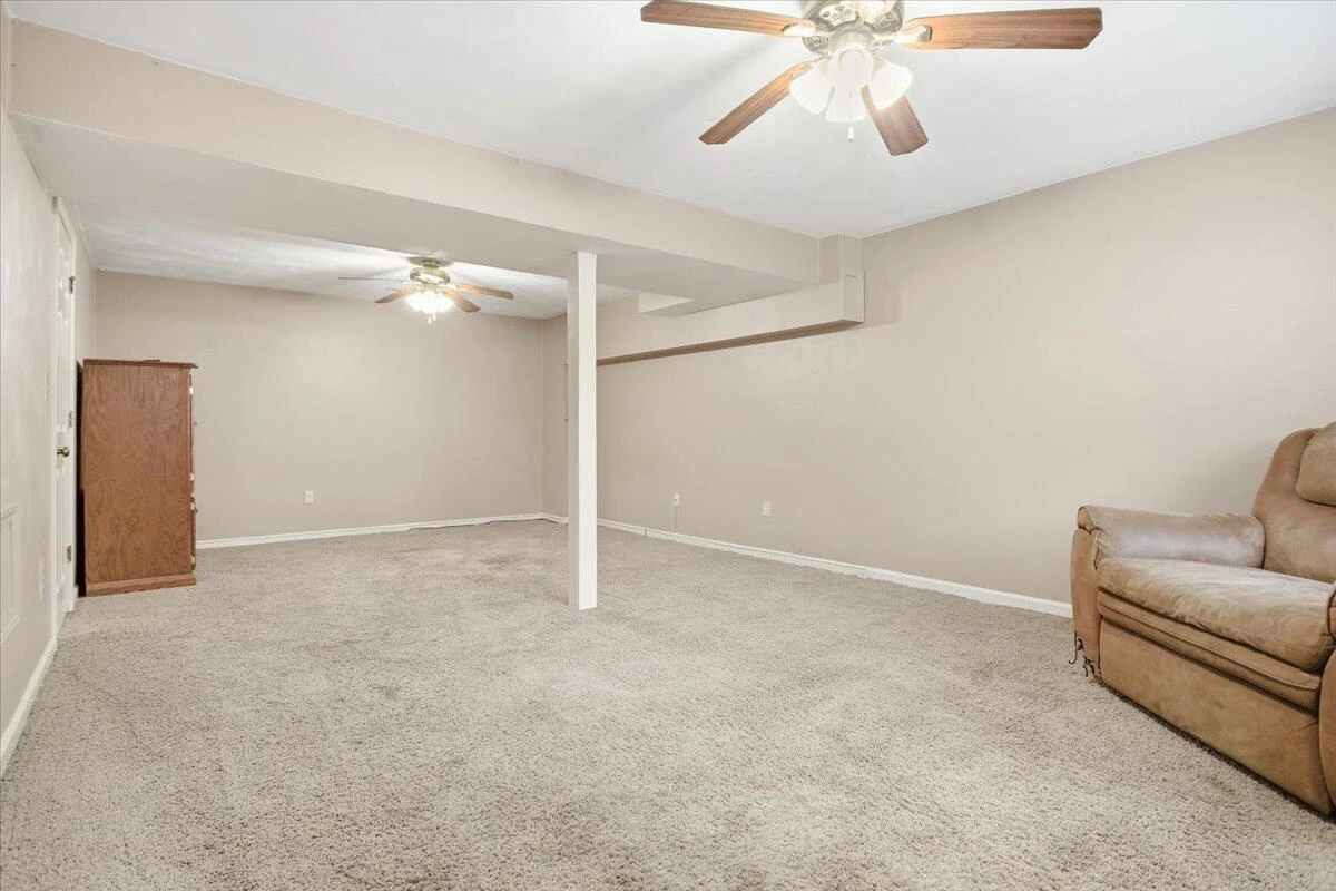 1653 Millwood DR - Photo 24