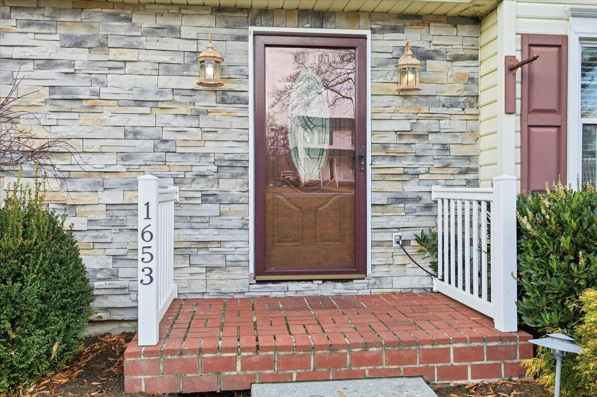 1653 Millwood DR - Photo 3