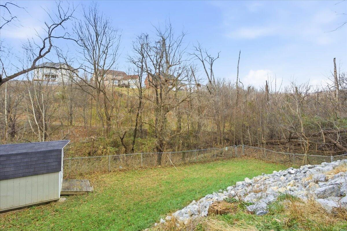 1653 Millwood DR - Photo 31