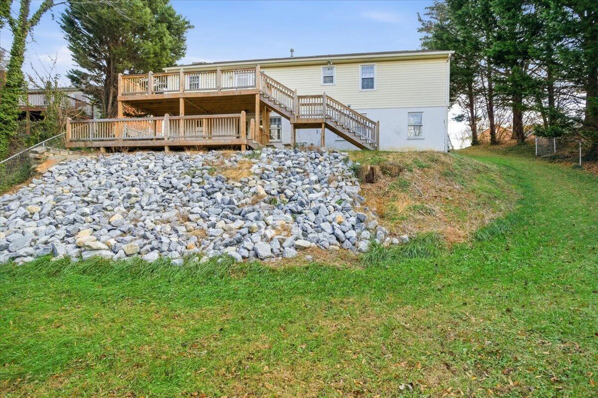 1653 Millwood DR - Photo 32