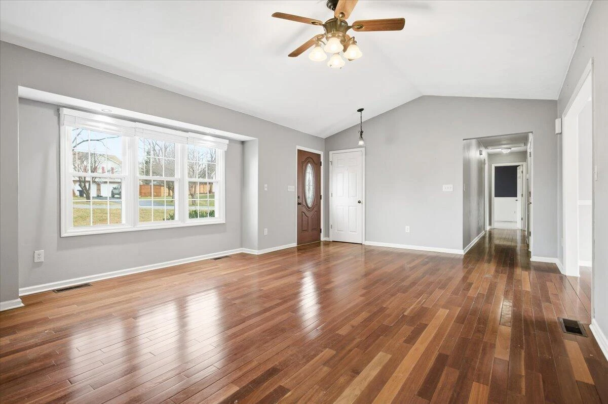 1653 Millwood DR - Photo 5